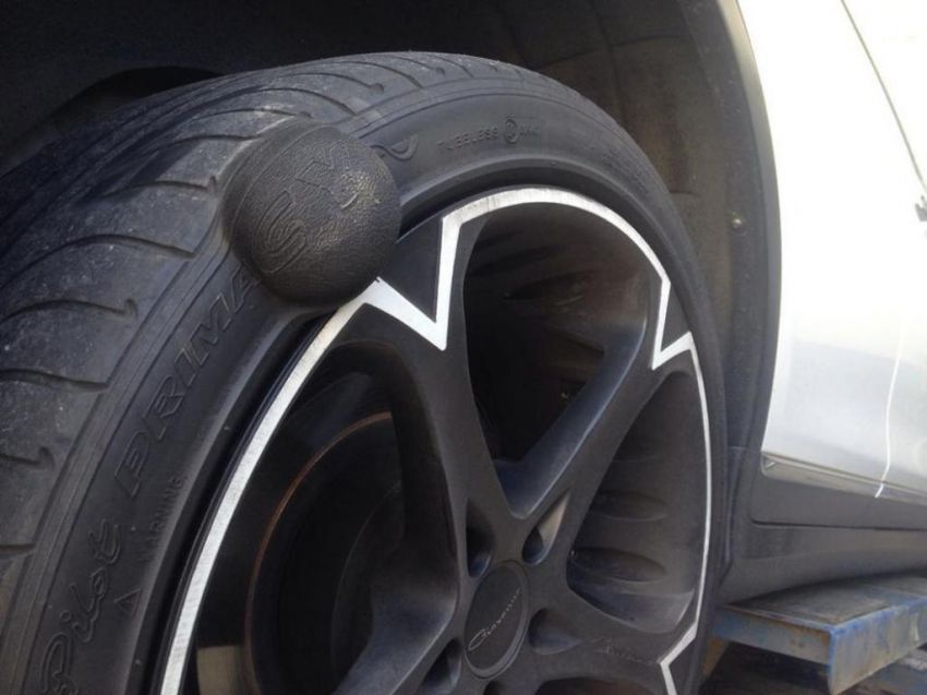 Цена ремонта грыжи на шине определяется размером вздутия и расположения дефекта